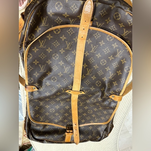 LOUIS VUITTON Saumur 35 Shoulder bag - Picture 11 of 13